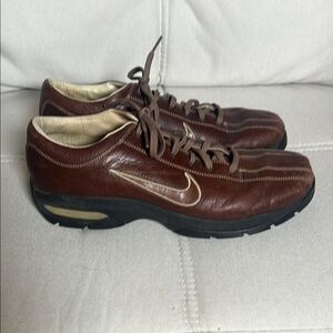 Nike Mens Sport Performance Golf Shoes 9.5 Brown Lace Up Spikes 307414-222